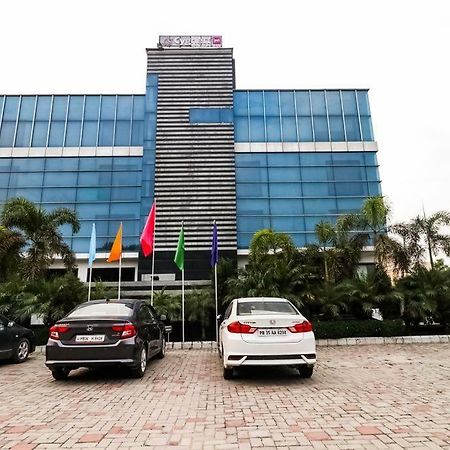 La Silver Leaf Hotel Nawāshahr Kültér fotó
