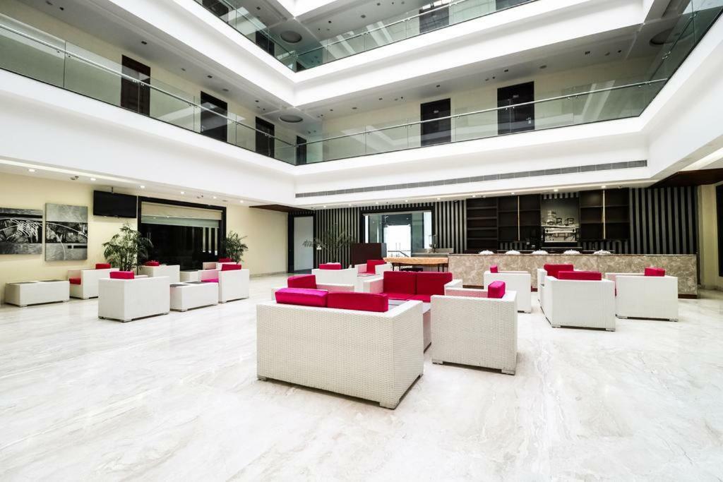 La Silver Leaf Hotel Nawāshahr Kültér fotó