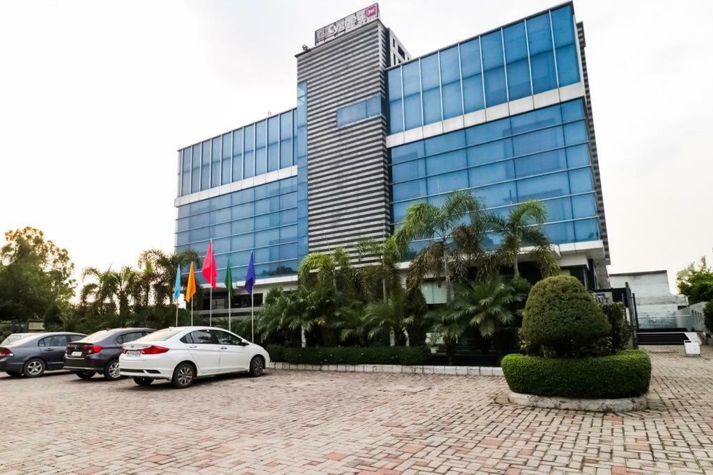 La Silver Leaf Hotel Nawāshahr Kültér fotó