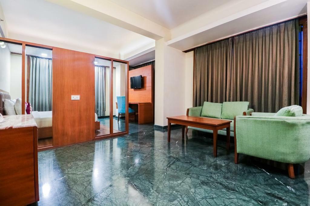 La Silver Leaf Hotel Nawāshahr Kültér fotó
