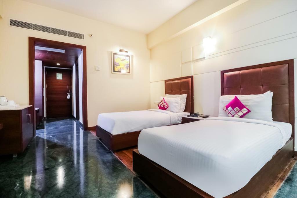 La Silver Leaf Hotel Nawāshahr Kültér fotó